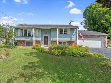 5379 Vineyard Drive, Clay, NY 13041