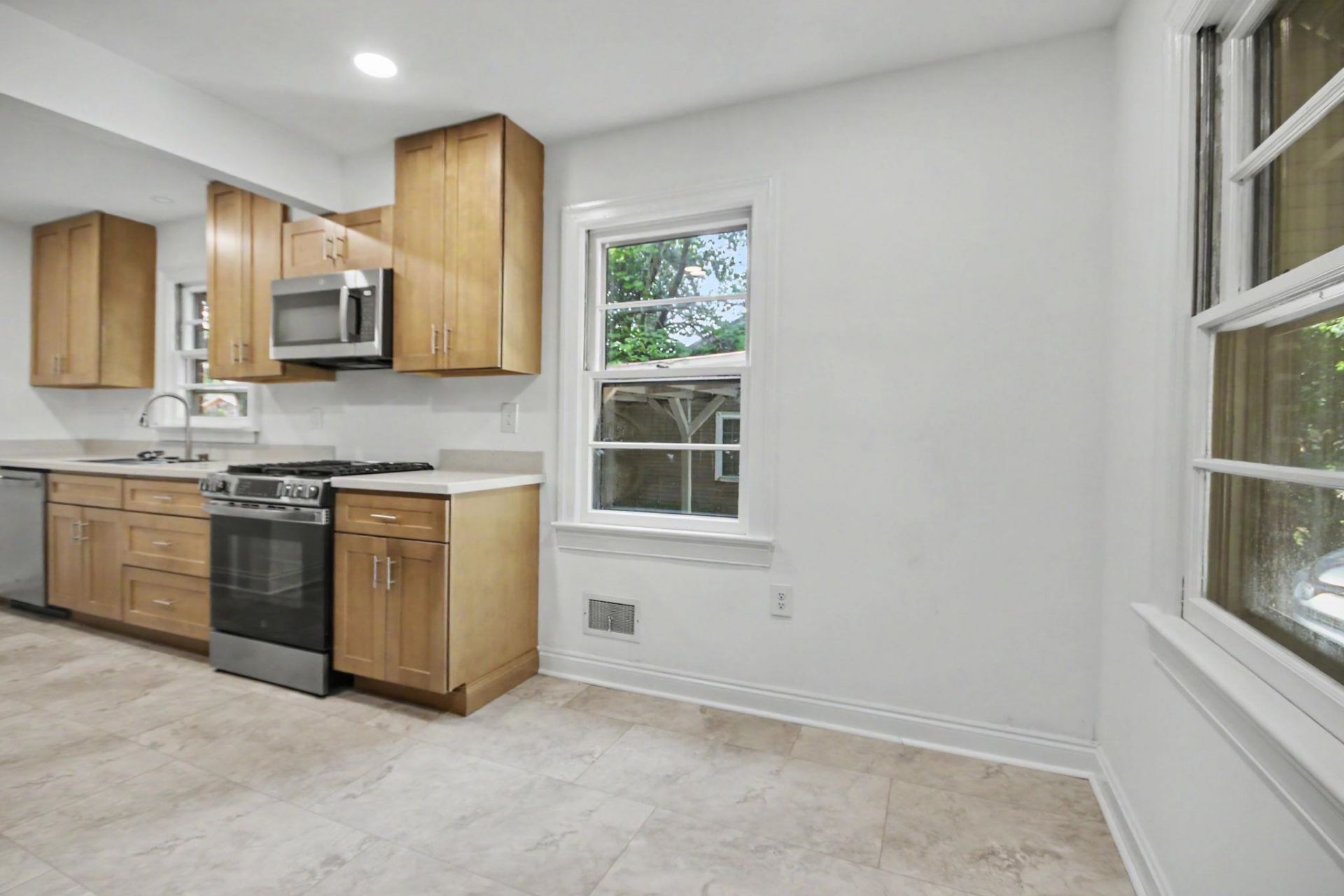 1916 Calhoun Dr. Photo 17