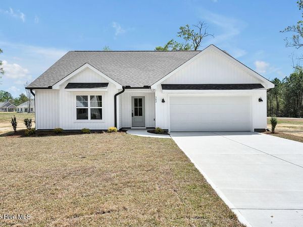 105 Eddie Drive, Burgaw, NC 28425