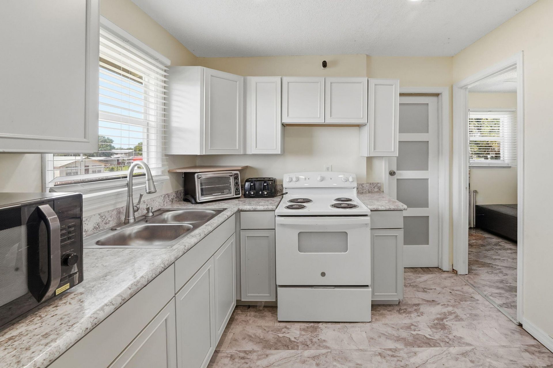 1041 Pine Way Ne, Okeechobee, FL 34974 Photo