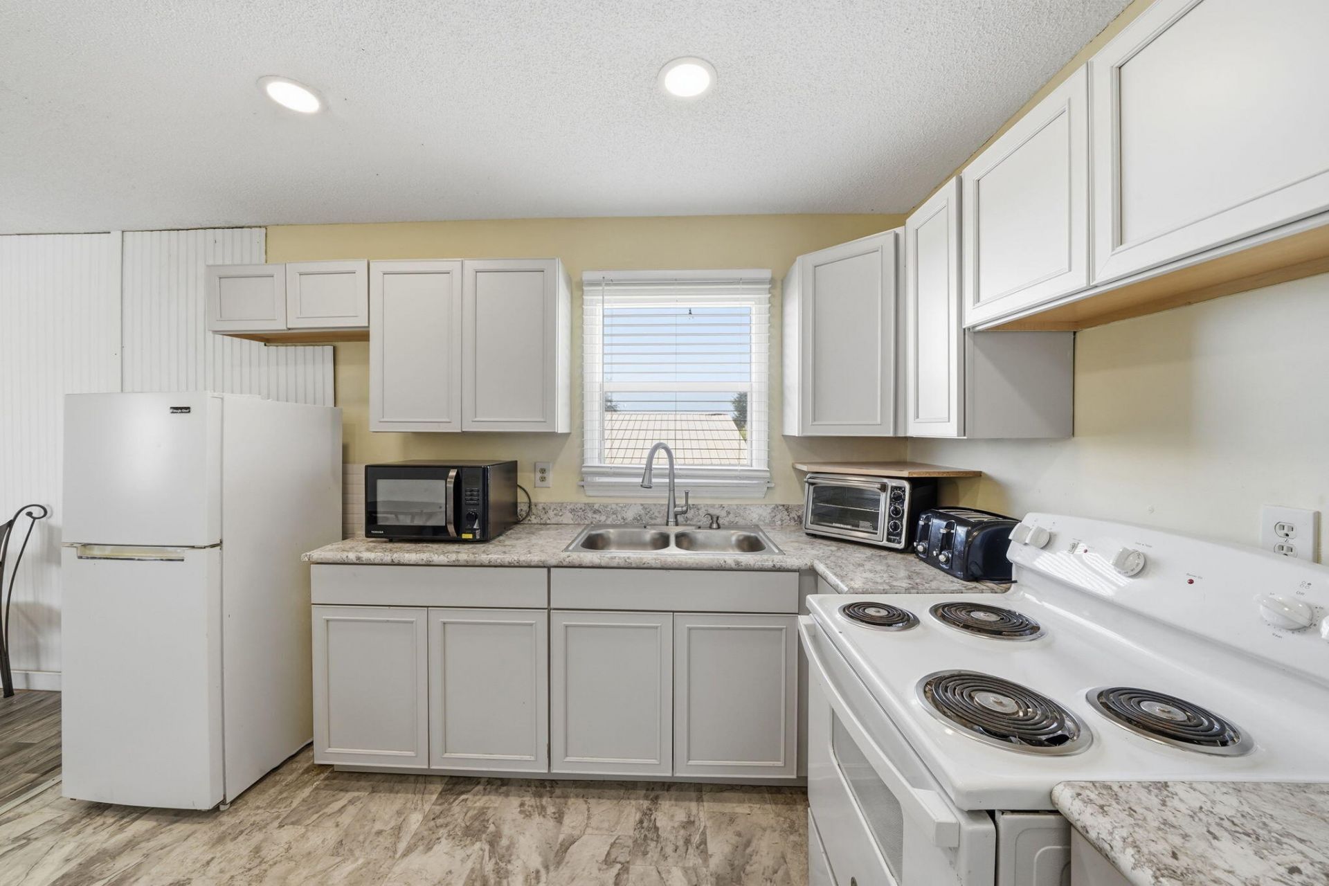 1041 Pine Way Ne, Okeechobee, FL 34974 Photo