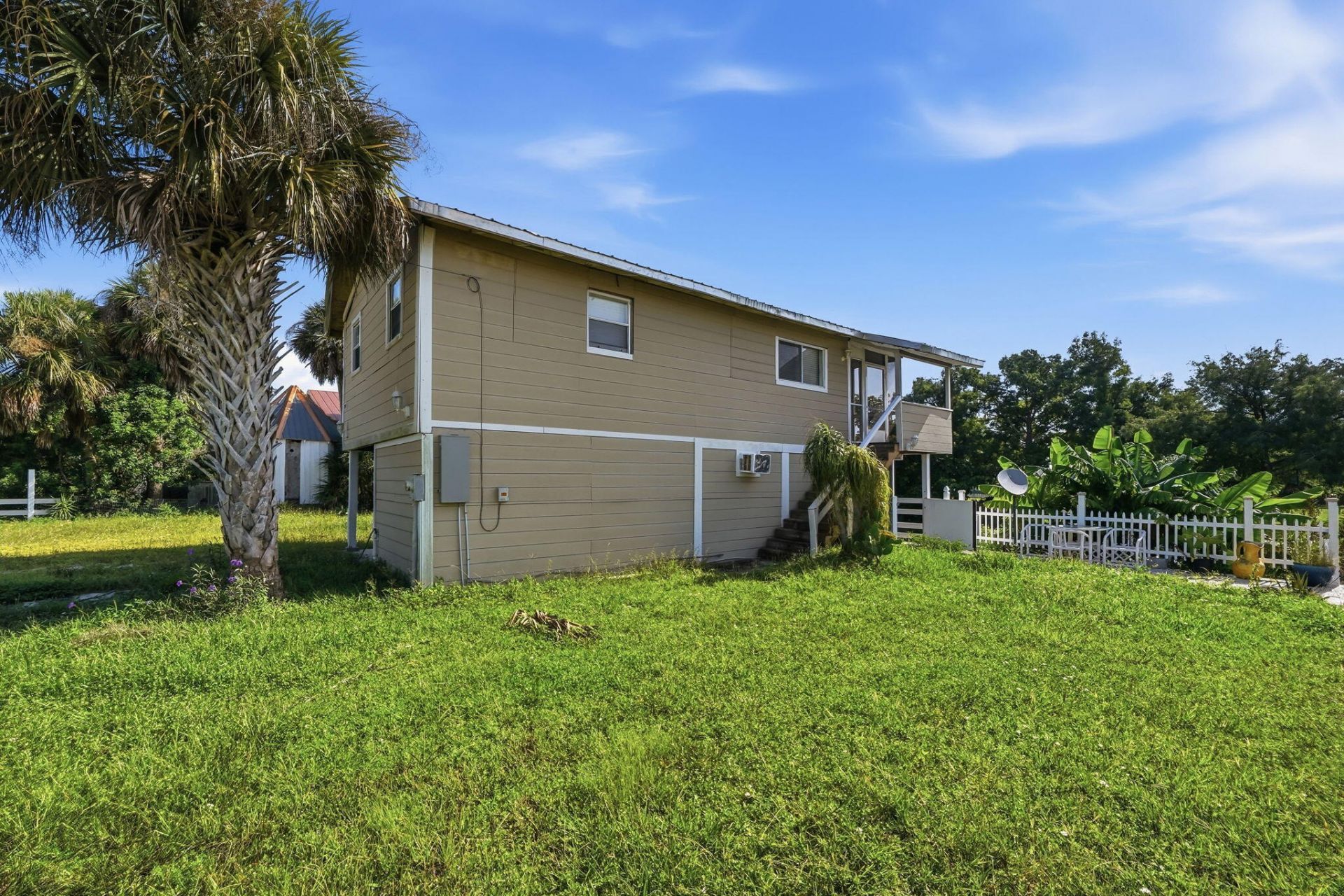 1041 Pine Way Ne, Okeechobee, FL 34974 Photo