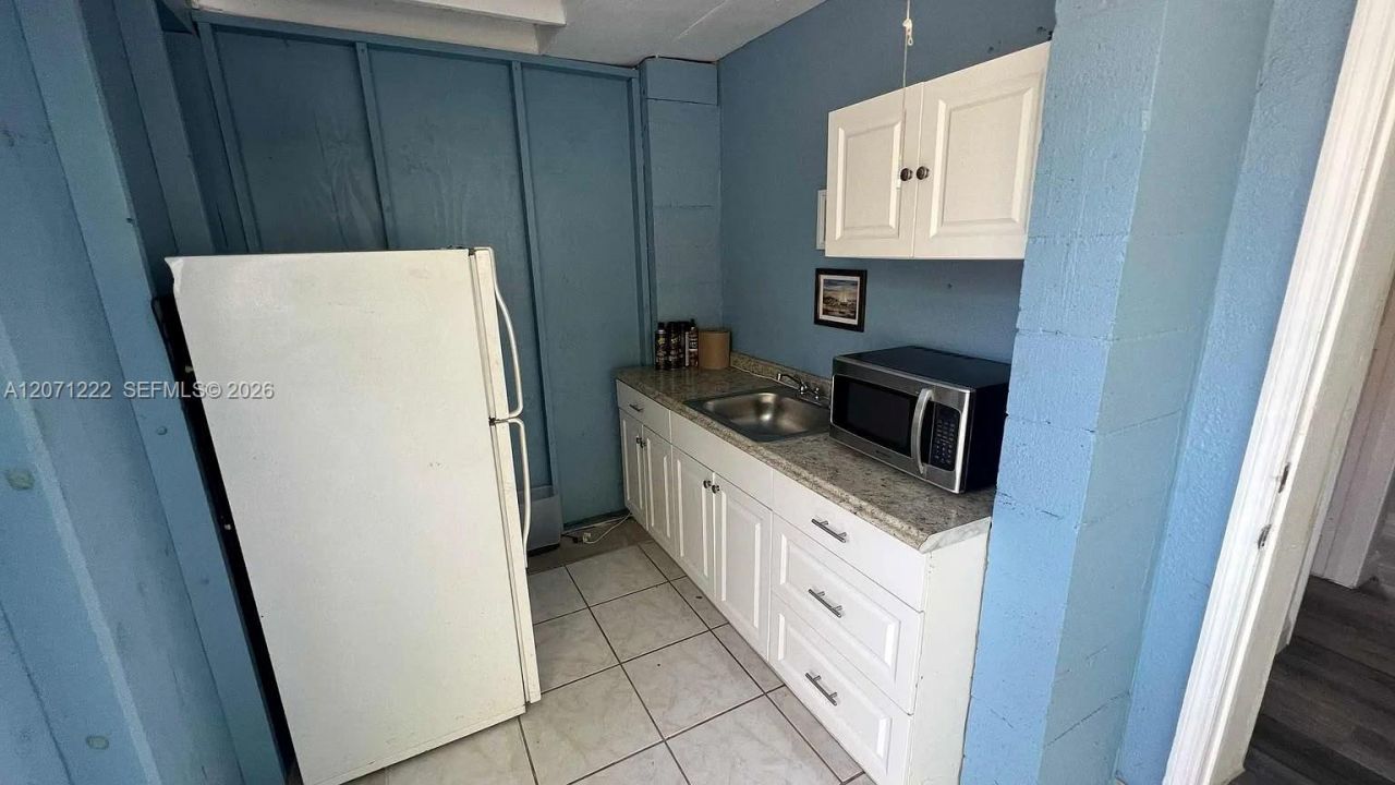 2645 SW 33rd Ave , Unit 2, Miami, FL 33133 Photo