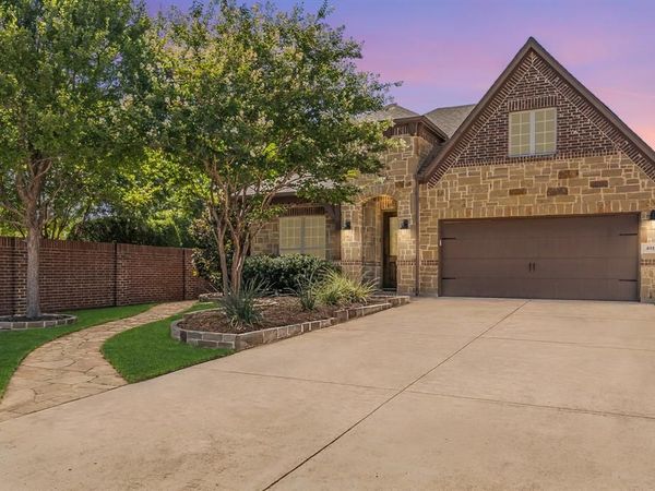 401 Middleton Drive, Roanoke, TX 76262