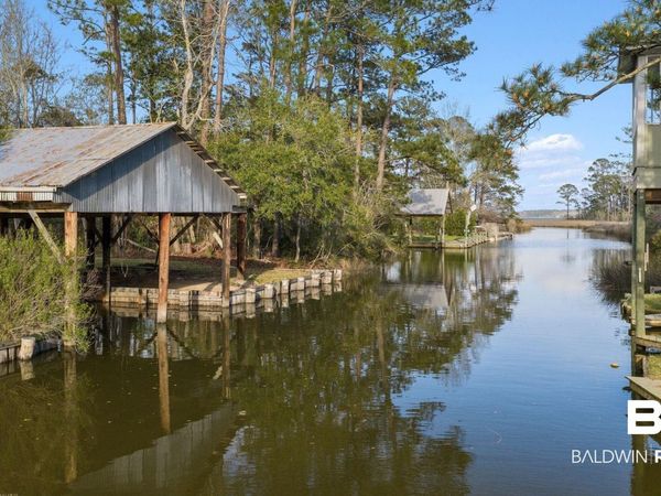 10225 Bayou Circle, Fairhope, AL 36532