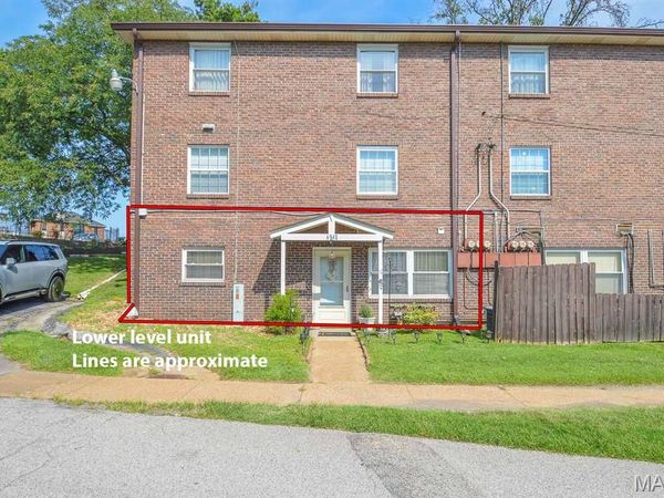 6941 Colonial Woods Drive , Unit 27, St Louis, MO 63129