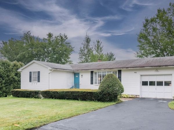 90 Columbia Drive, Amherst, MA 01002