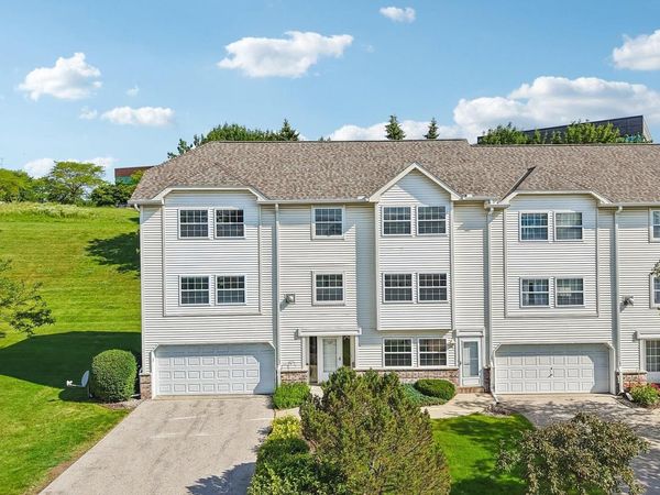 325 Kristin COURT W, Brookfield, WI 53045