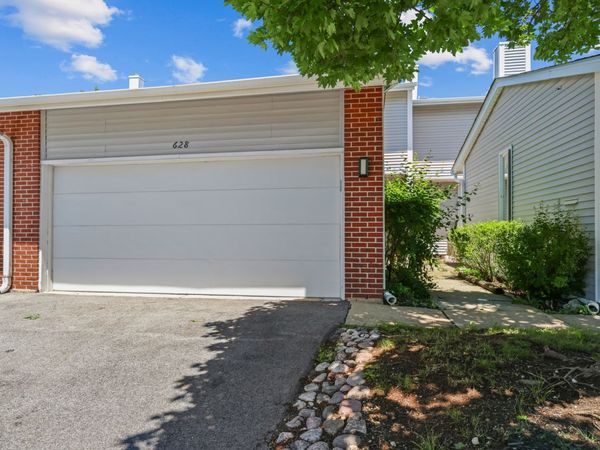 628 Martin Lane , Deerfield, IL 60015