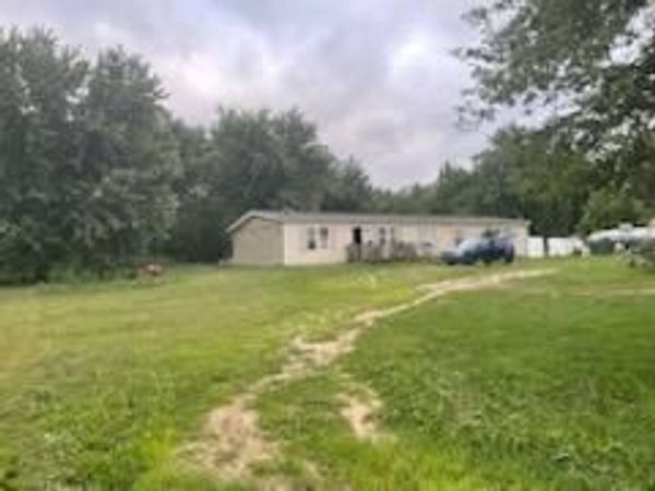 5860 S 250 W , North Judson, IN 46366