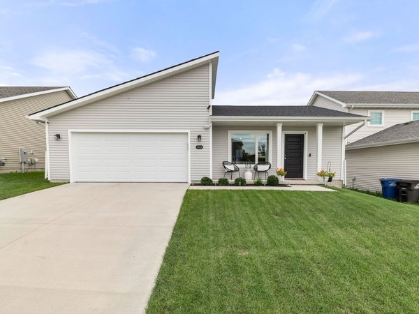 4406 E 44th Street , Des Moines, IA 50317
