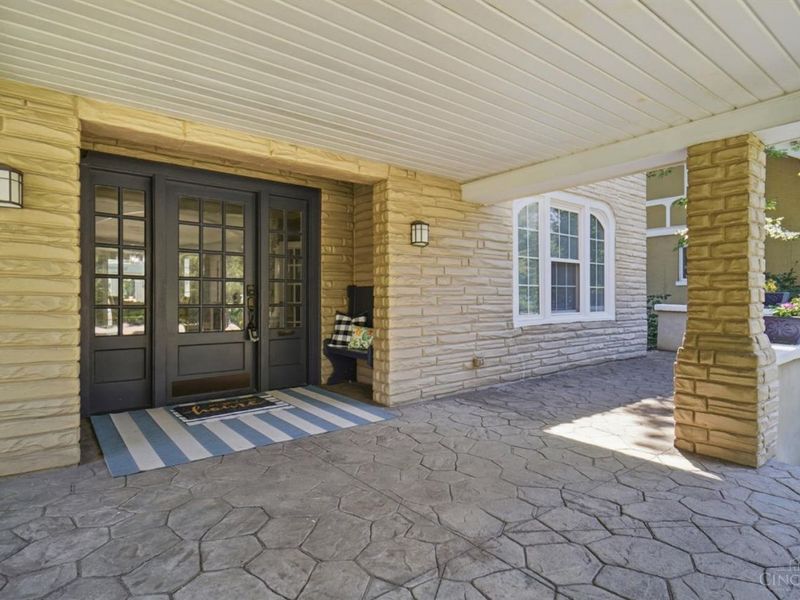 910 Springfield Pike, Wyoming, OH 45215 Photo 2