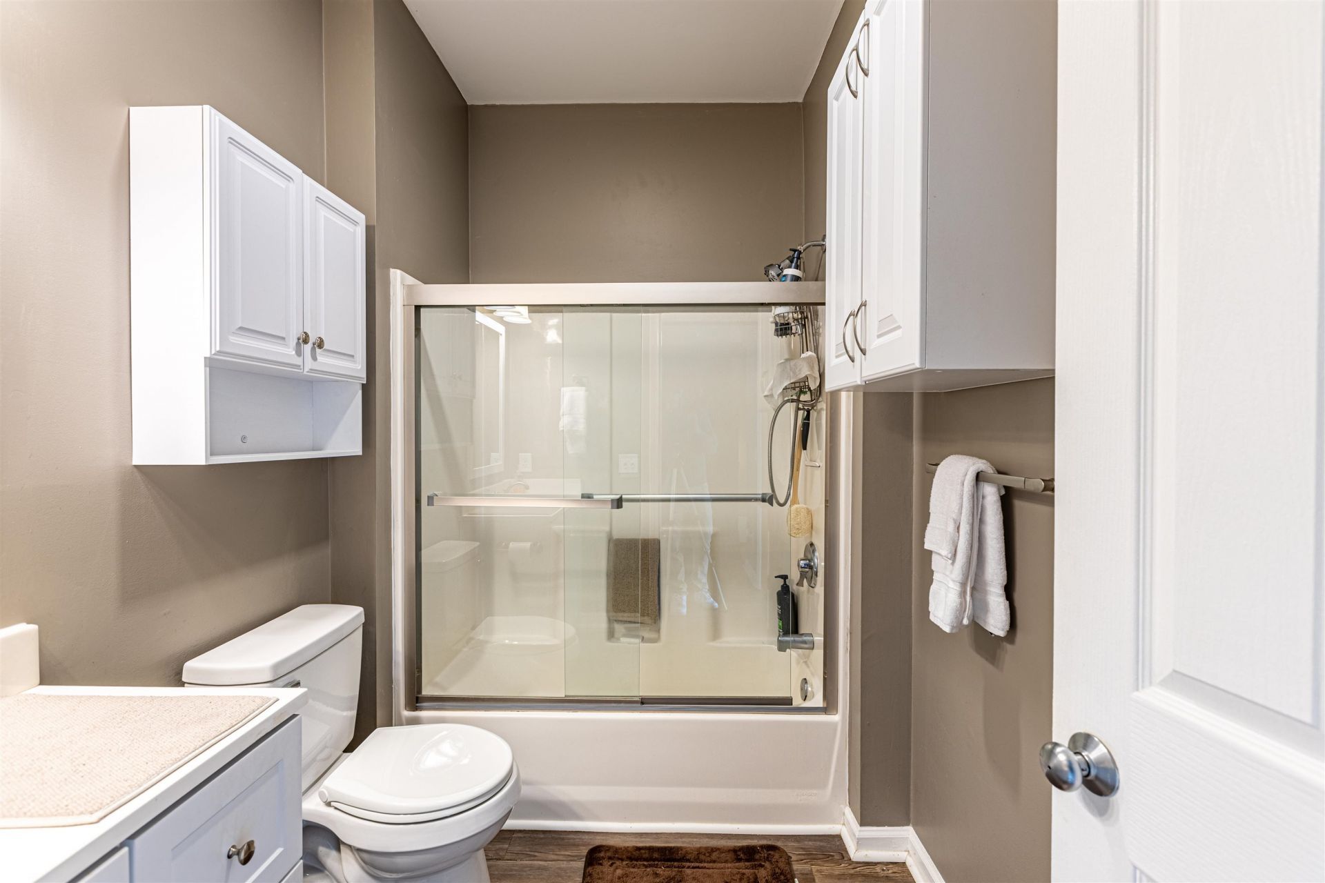 4585 Girvan Dr. Photo 17