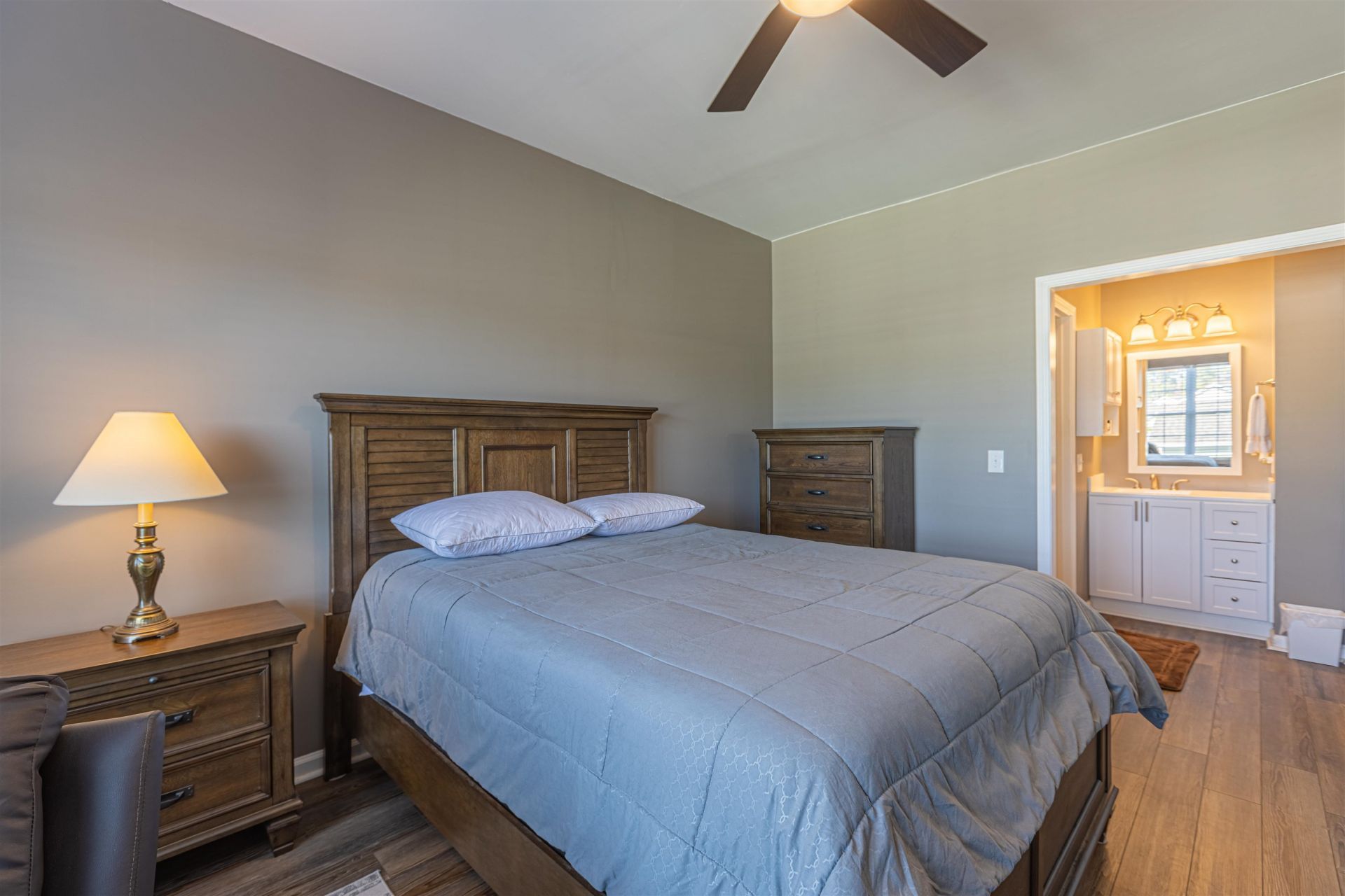 4585 Girvan Dr.  Photo 21
