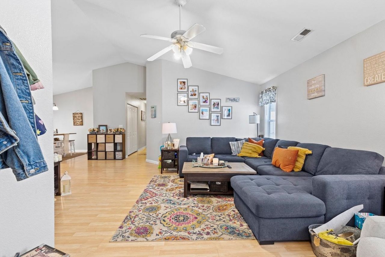 502 Callalily Ct.  Photo 5
