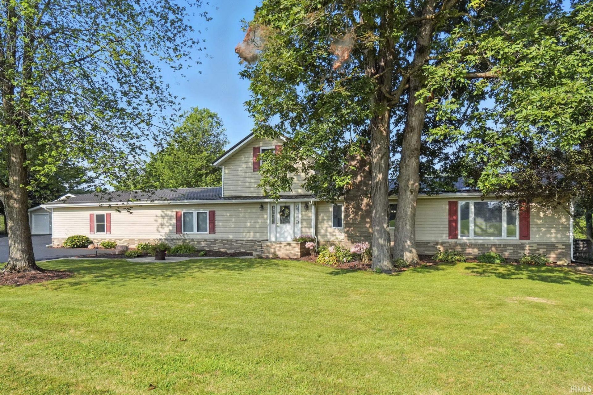 5815 County Rd 650 E Road, Churubusco, IN 46723 Main Photo