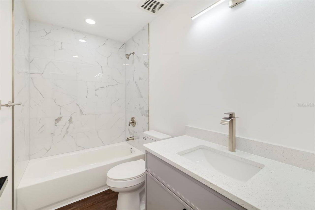 1414 17th Avenue W, Unit A&B, Bradenton, FL 34205 Photo