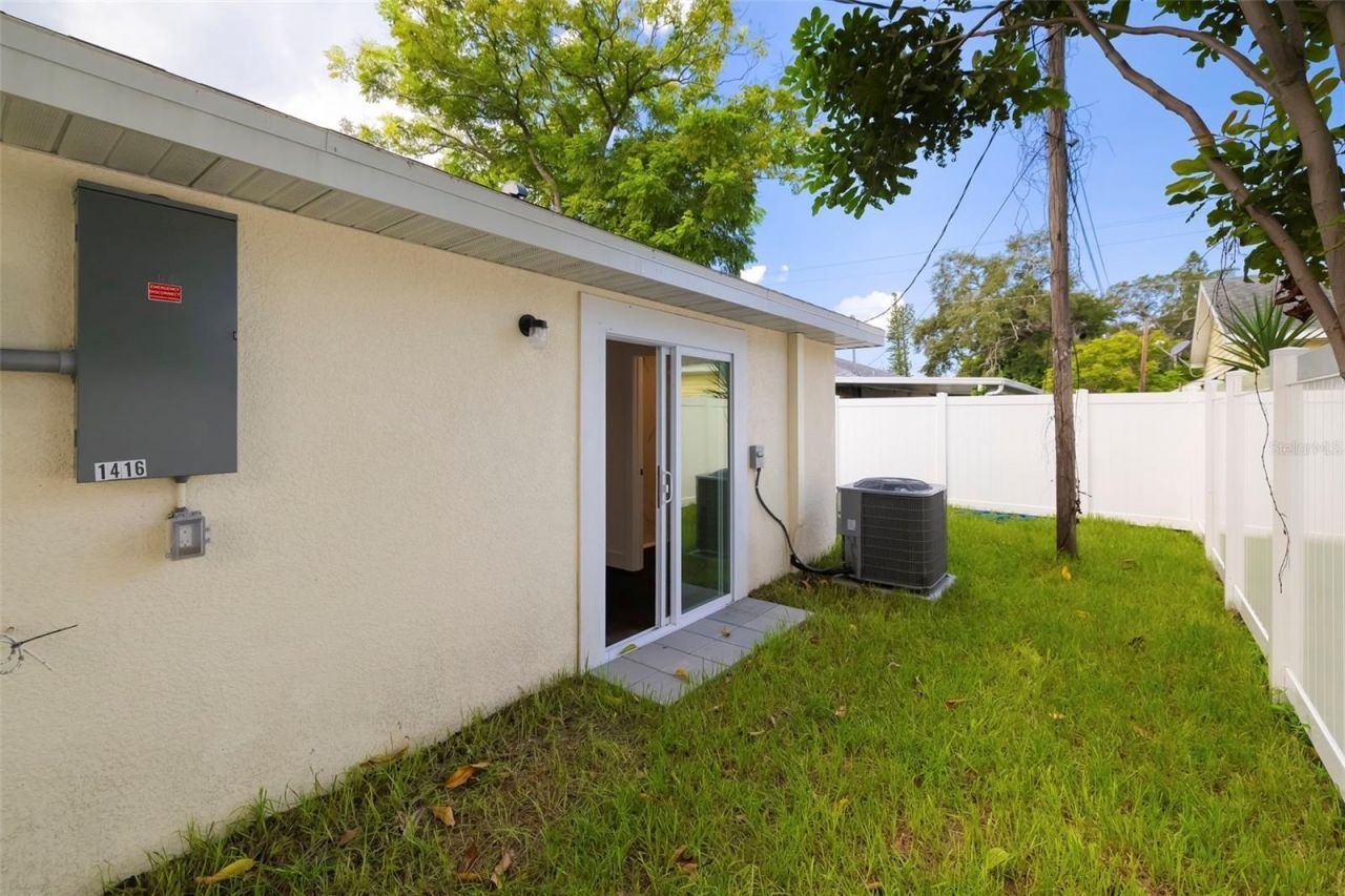 1414 17th Avenue W, Unit A&B, Bradenton, FL 34205 Photo