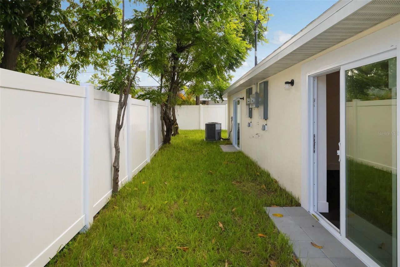 1414 17th Avenue W, Unit A&B, Bradenton, FL 34205 Photo