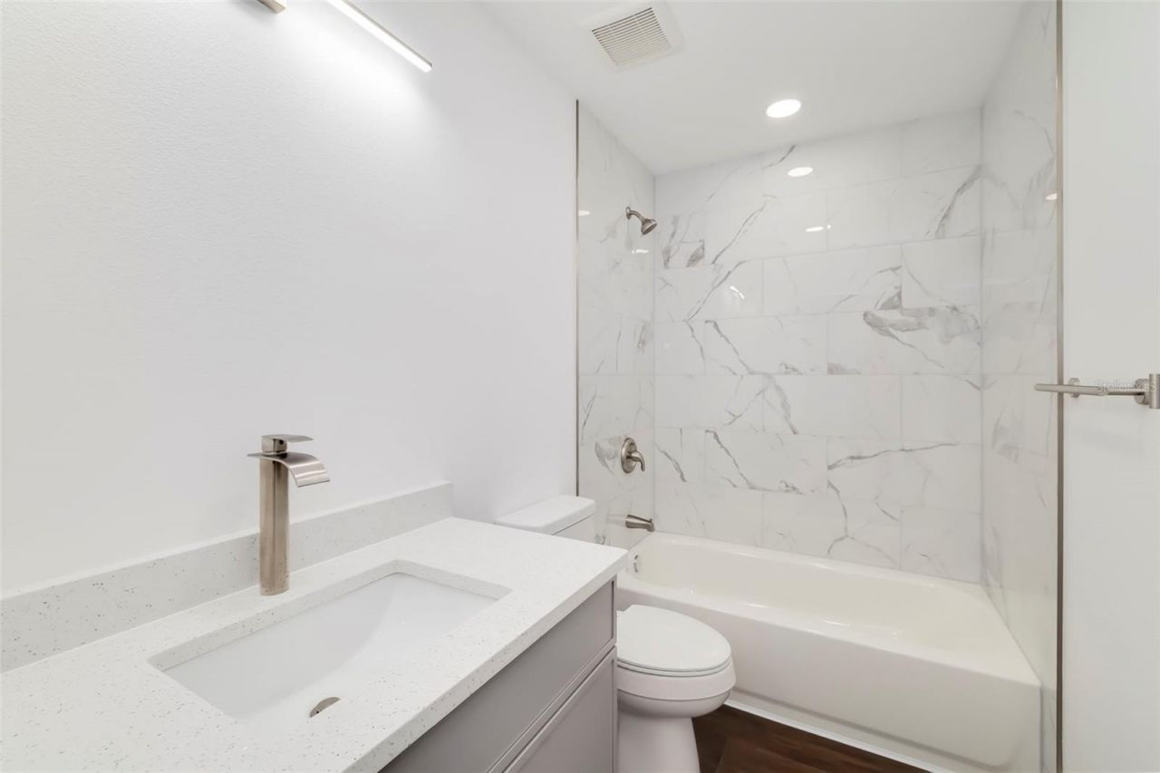 1414 17th Avenue W, Unit A&B, Bradenton, FL 34205 Photo