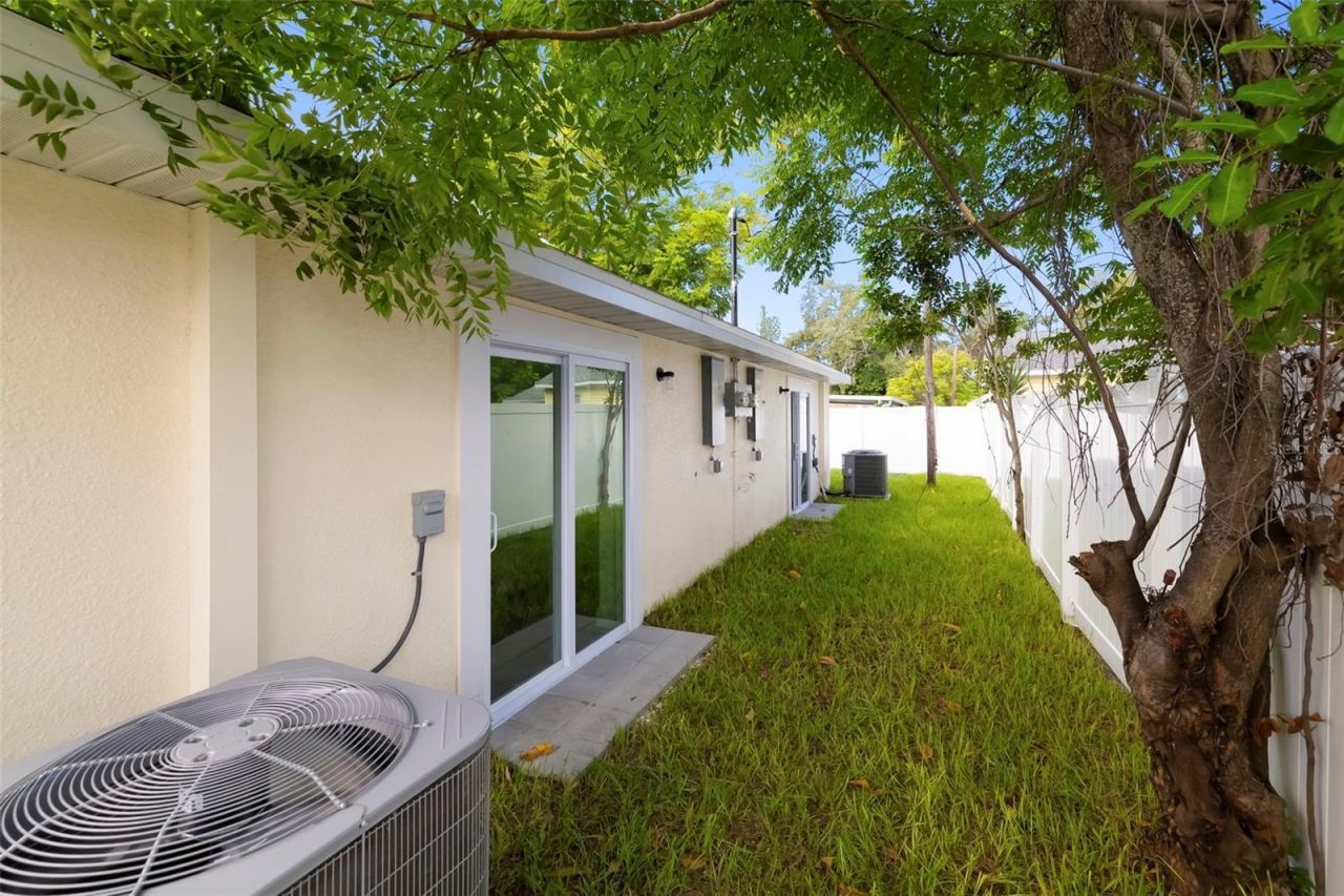 1414 17th Avenue W, Unit A&B, Bradenton, FL 34205 Photo