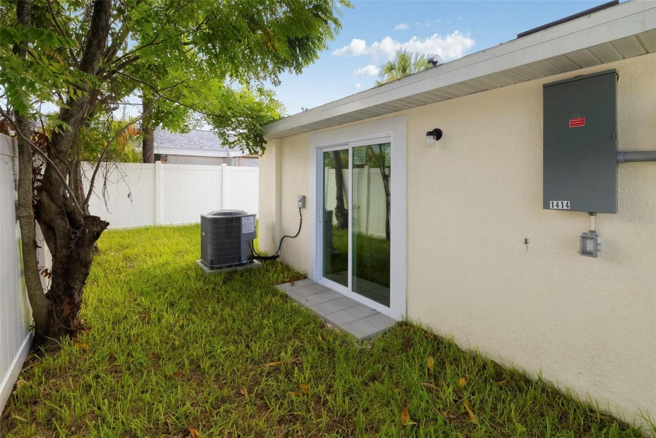 1414 17th Avenue W, Unit A&B, Bradenton, FL 34205 Photo