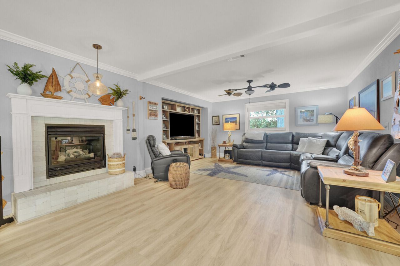 10015 Daisy Avenue, Palm Beach Gardens, FL 33410 Photo