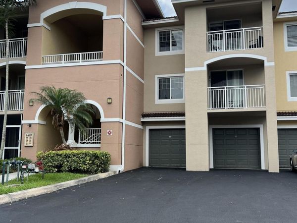 6394 EMERALD DUNES Drive, Unit 202, West Palm Beach, FL 33411