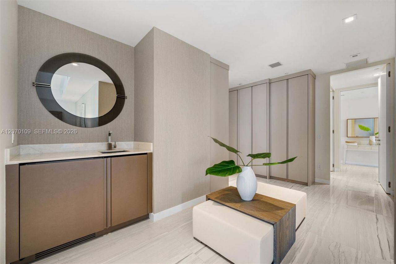 18975 Collins Ave , Unit 600, Sunny Isles Beach, FL 33160 Photo