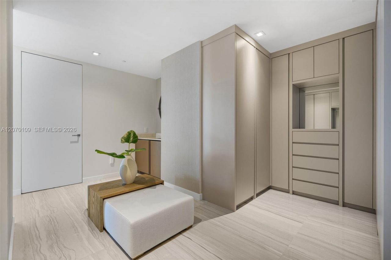 18975 Collins Ave , Unit 600, Sunny Isles Beach, FL 33160 Photo