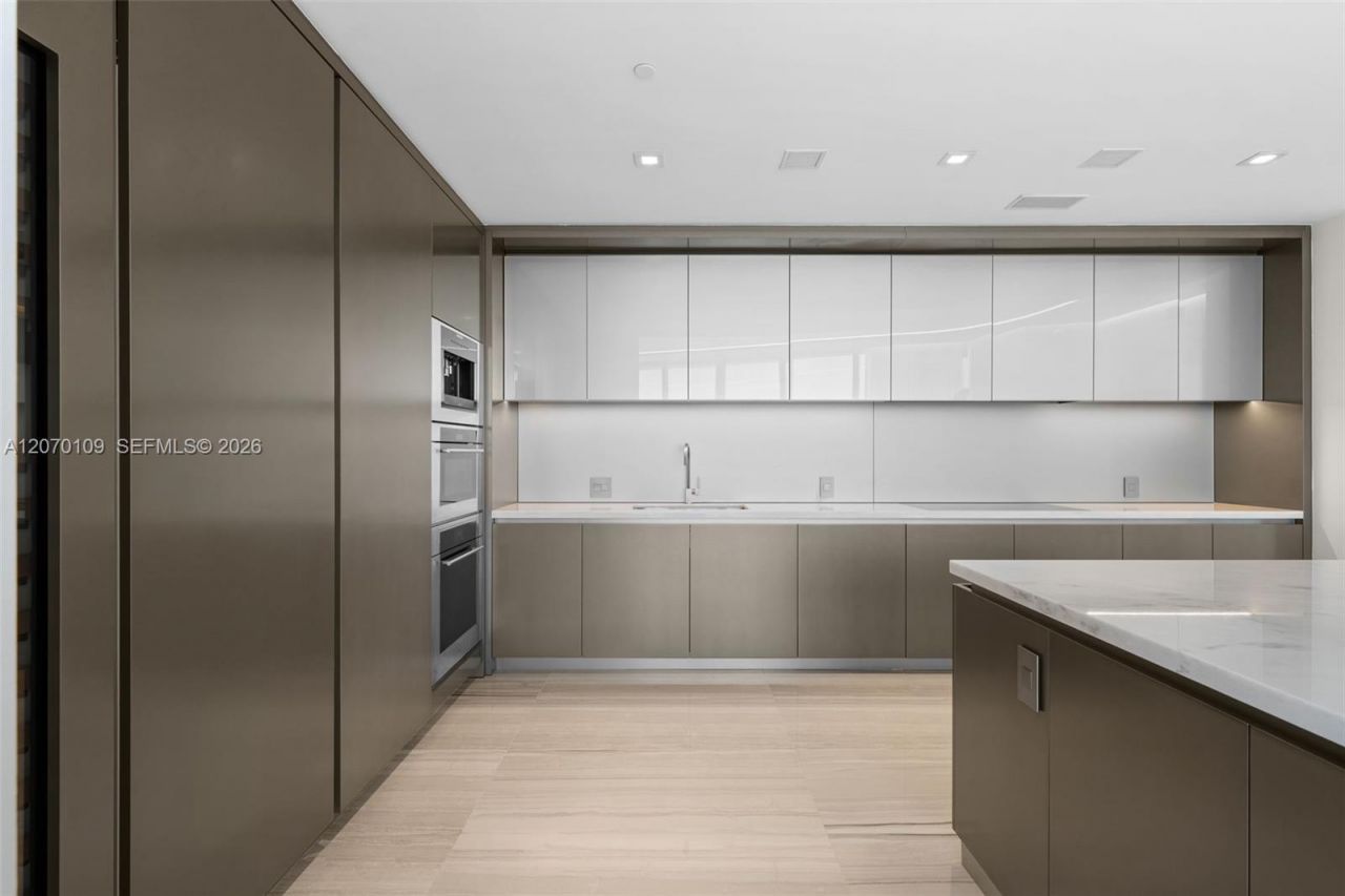 18975 Collins Ave , Unit 600, Sunny Isles Beach, FL 33160 Photo