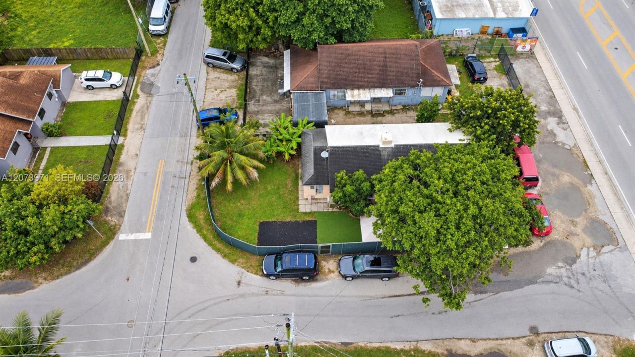 7560 NE Miami Ct, Unit 1, Miami, FL 33138 Photo