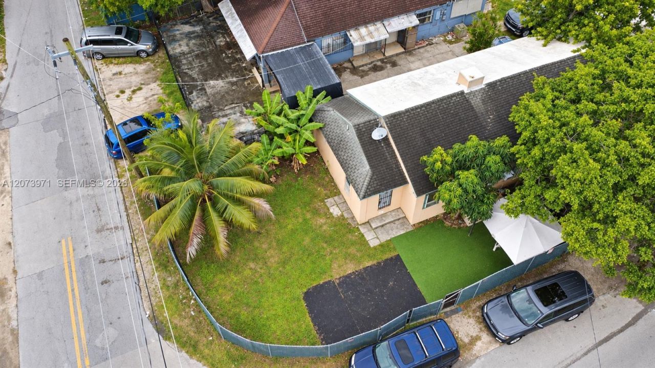 7560 NE Miami Ct, Unit 1, Miami, FL 33138 Photo