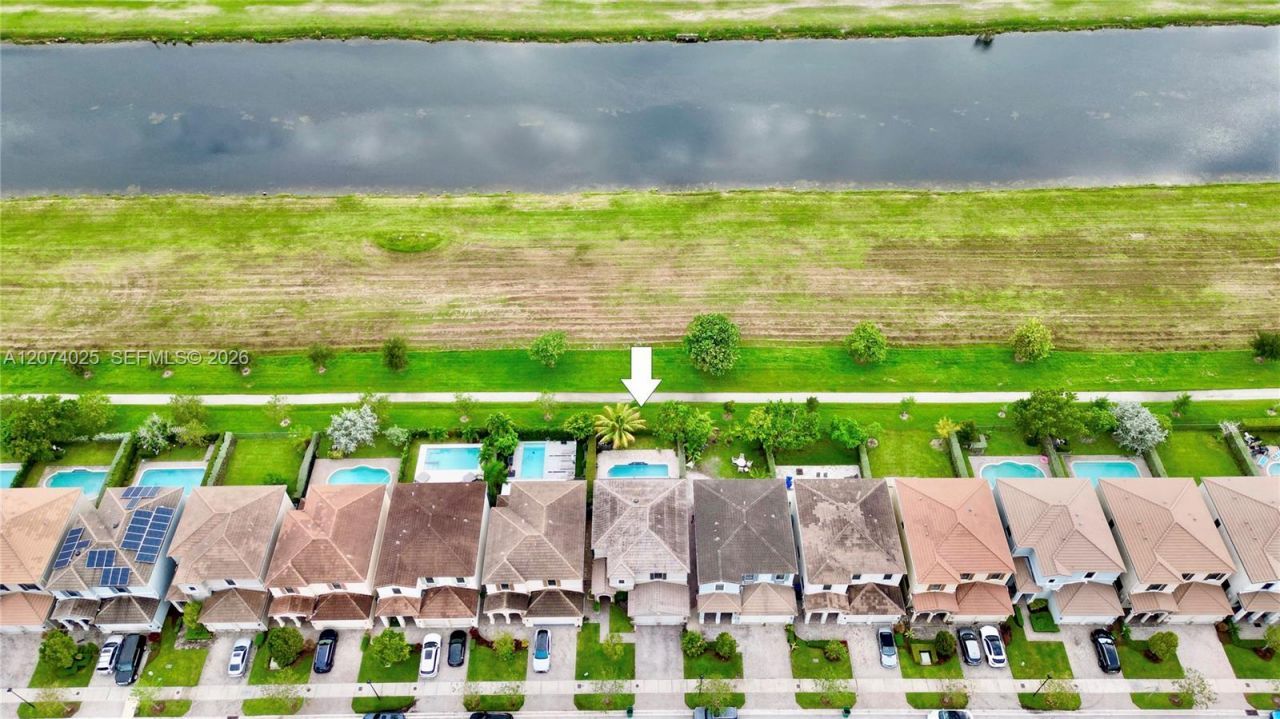 668 NE 191st St, Miami, FL 33179 Photo
