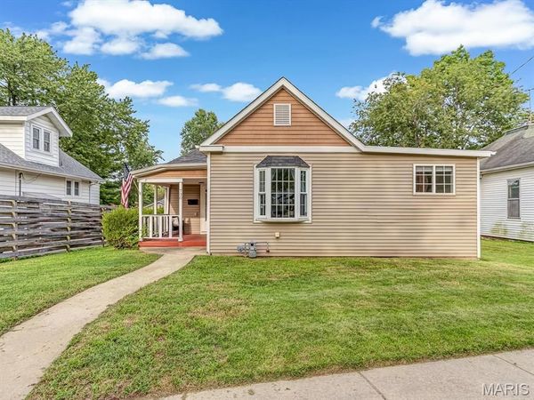 730 Hale Avenue , Edwardsville, IL 62025