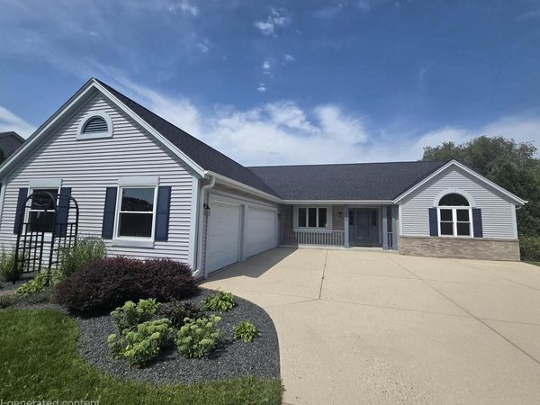 2072 W Hope LANE, Oak Creek, WI 53154