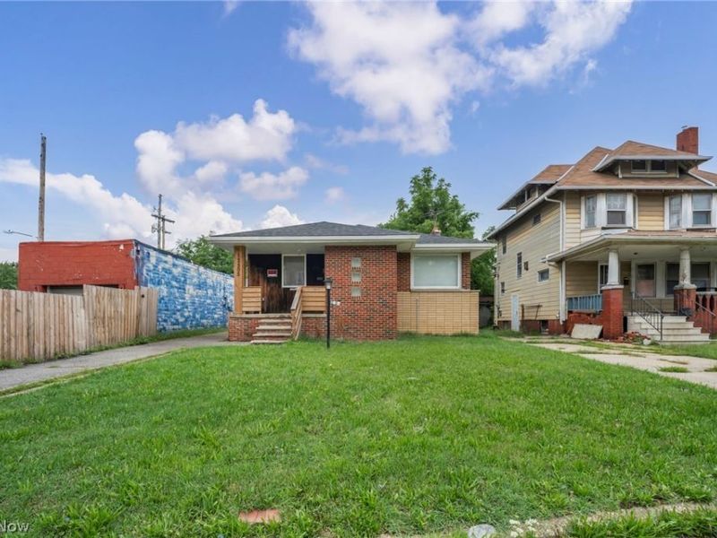12505 Arlington Avenue, Cleveland, OH 44108 Photo 3
