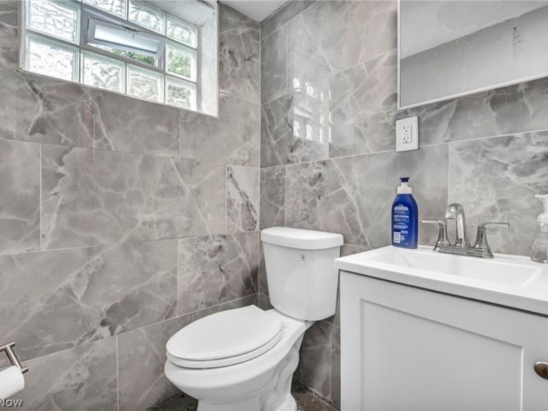 12505 Arlington Avenue, Cleveland, OH 44108 Photo 32