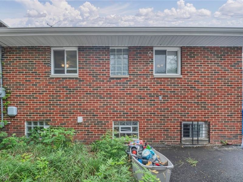 12505 Arlington Avenue, Cleveland, OH 44108 Photo 38