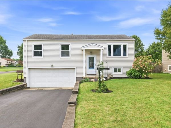 378 Dehoff Drive, Youngstown, OH 44515