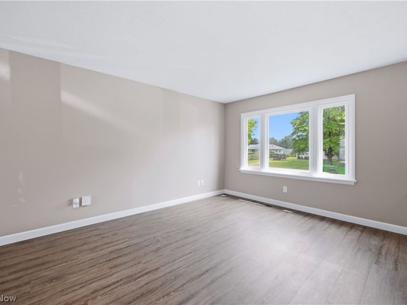 378 Dehoff Drive, Youngstown, OH 44515 Photo 9