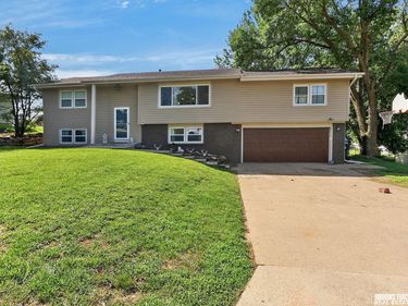 1011 Barnett Street, Weeping Water, NE 68463