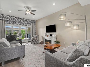 6630 Juliet Court, Unit 2B, Lincoln, NE 68521