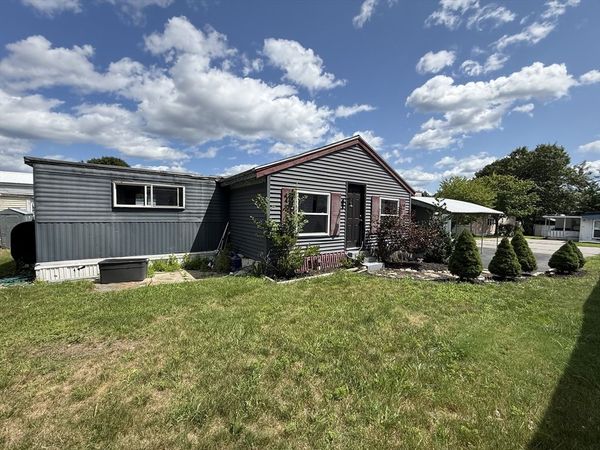 136 Morocco Ave, Unit 136, Chelmsford, MA 01824