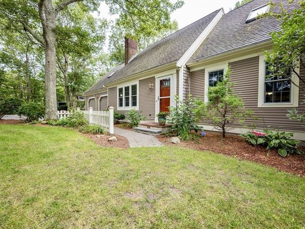 289 Quaker Meeting House Rd, Sandwich, MA 02537