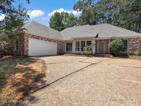 427 Apple , Pearl, MS 39208