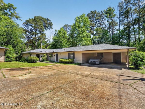5702-5704 Orchard View Drive, Jackson, MS 39211