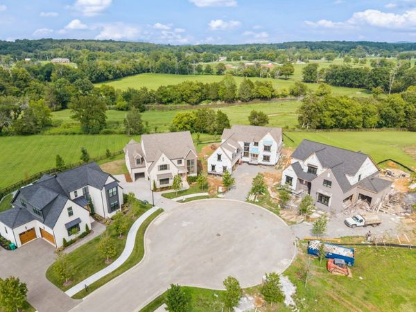 861 Brook Trl, Lebanon, TN 37087