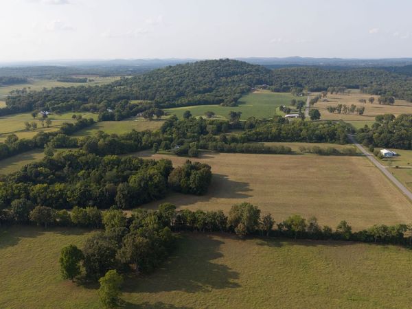 975 Haunt Hollow Rd , Unionville, TN 37180