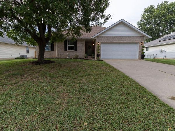 1331 W Turnberry Boulevard , Ozark, MO 65721